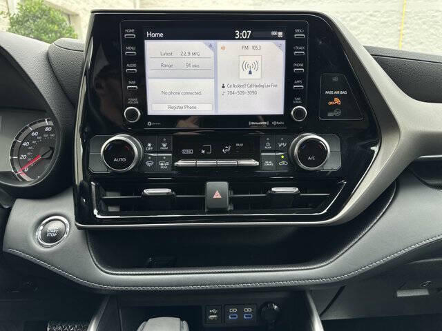 2022 Toyota Highlander LE