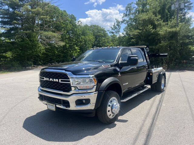 2023 RAM 5500 SLT 4X4 Crew Cab DRW 173" WB's photo