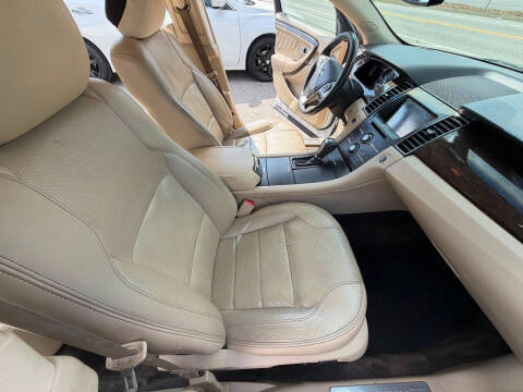 2015 Ford Taurus Limited
