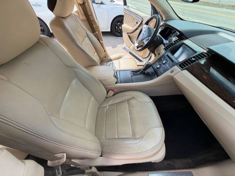 2015 Ford Taurus Limited