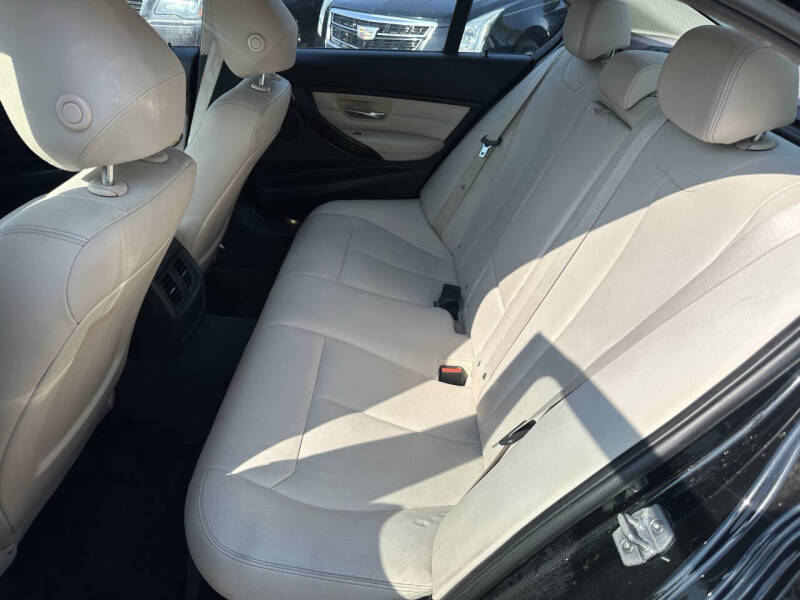 2015 BMW 3 Series 320i