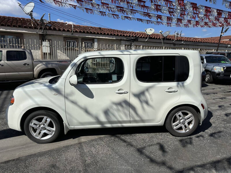 2011 Nissan cube SL photo 2