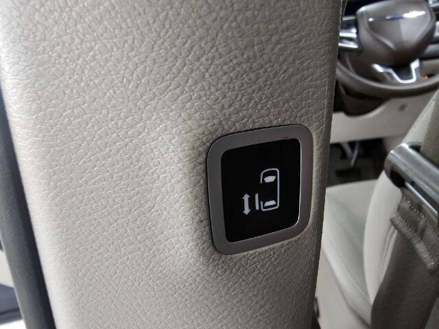 2020 Chrysler Pacifica Touring