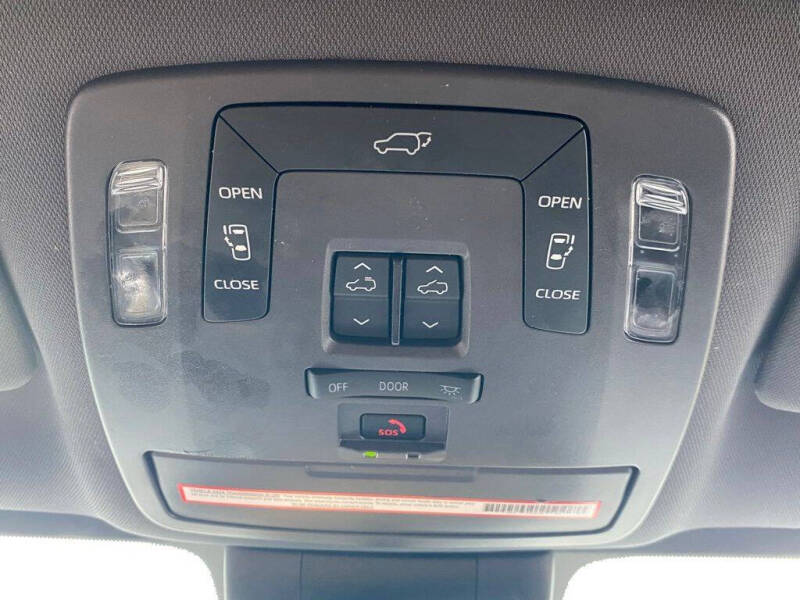 2022 Toyota Sienna XSE 7-Passenger