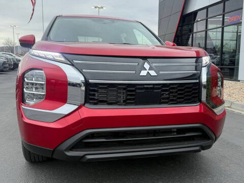 2026 Mitsubishi Outlander ES