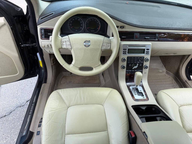 2008 Volvo V70 3.2