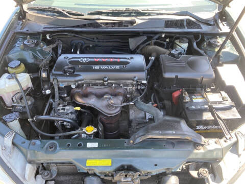 2004 Toyota Camry LE
