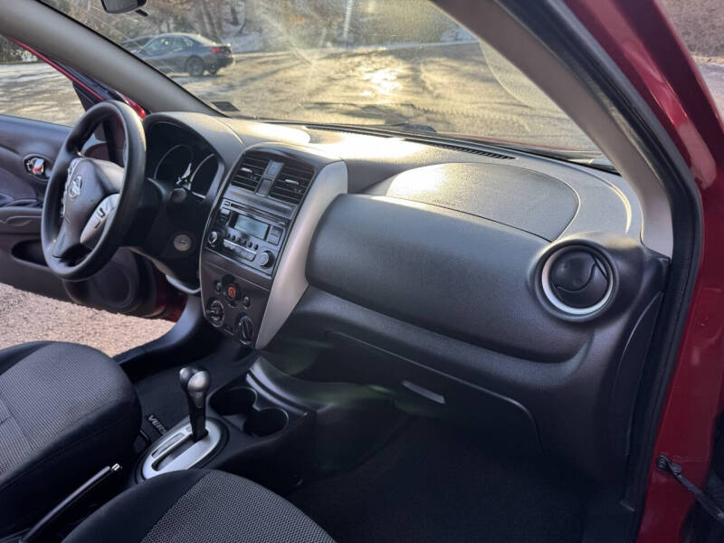 2015 Nissan Versa 1.6 SL