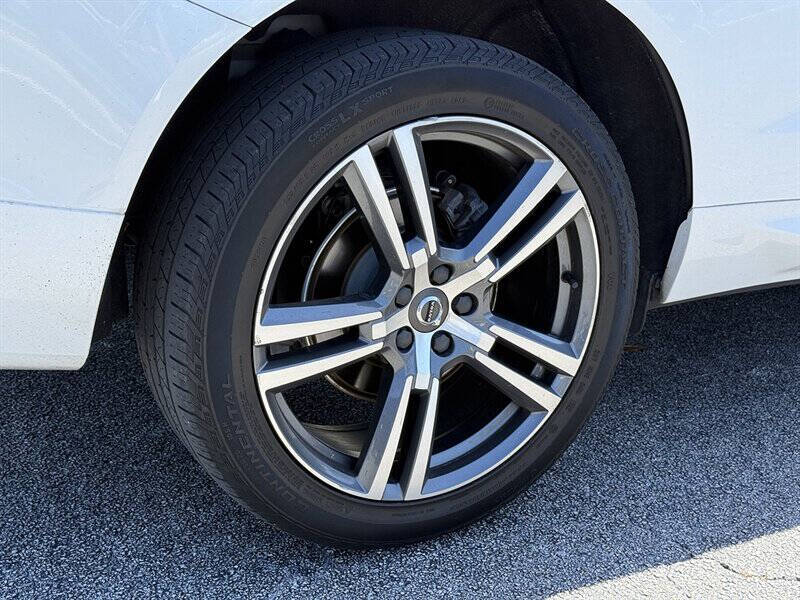 2020 Volvo XC60 14