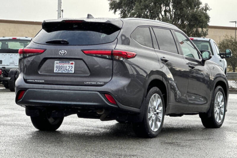 2022 Toyota Highlander Limited