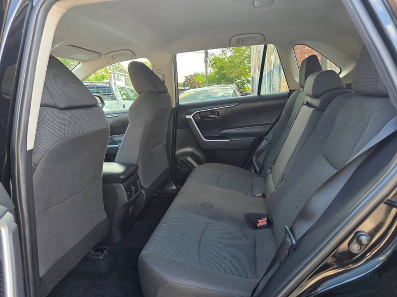 2022 Toyota RAV4 LE