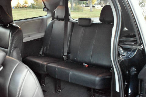 2017 Toyota Sienna SE 8-Passenger