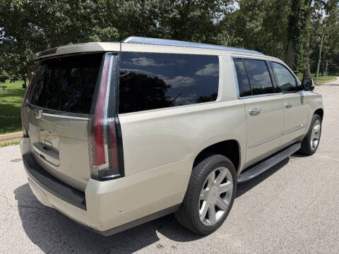 2017 Cadillac Escalade ESV Luxury