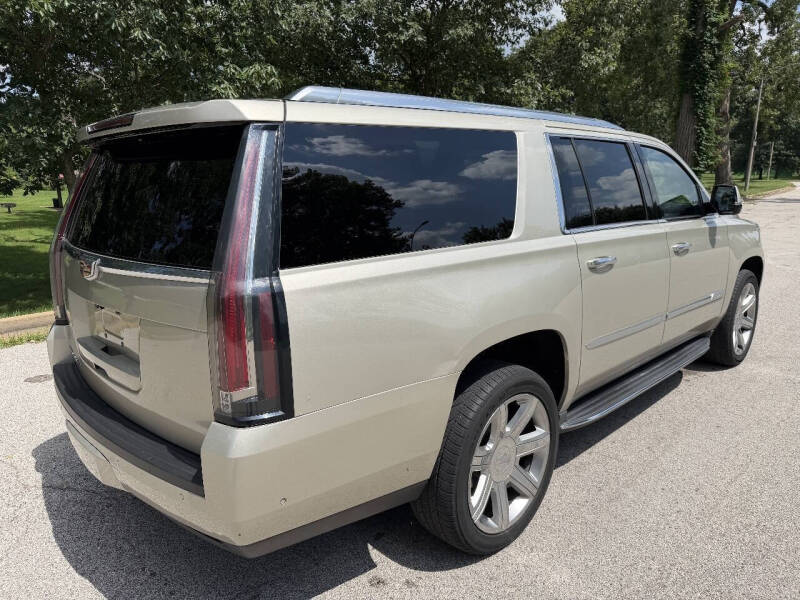 2017 Cadillac Escalade ESV Luxury