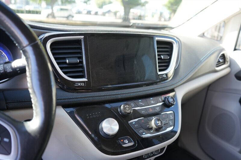 2021 Chrysler Pacifica Touring L