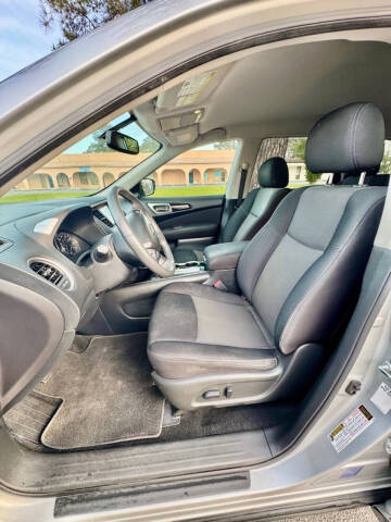 2017 Nissan Pathfinder S