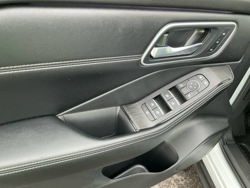 2025 Nissan Rogue Platinum