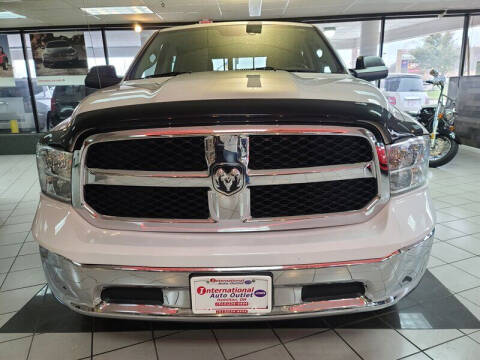 2016 RAM 1500 SLT