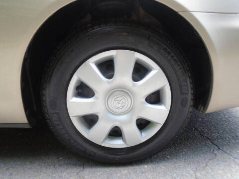 2004 Toyota Camry LE