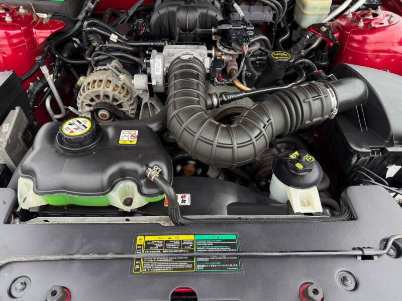 2005 Ford Mustang V6 Deluxe