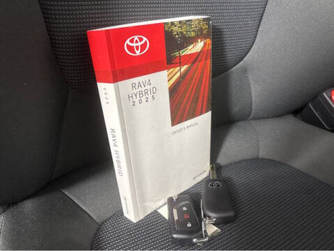 2025 Toyota RAV4 Hybrid LE