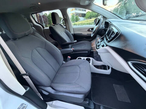 2018 Chrysler Pacifica LX