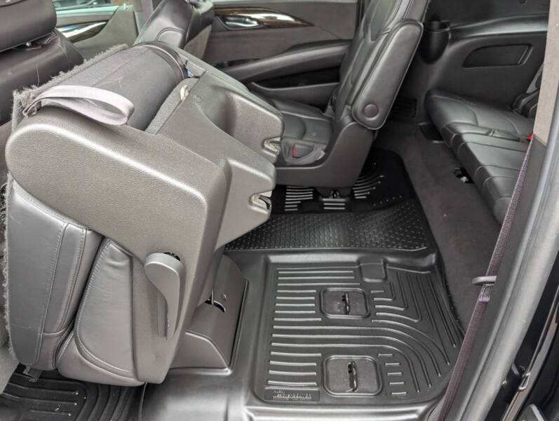 2017 Cadillac Escalade ESV Platinum