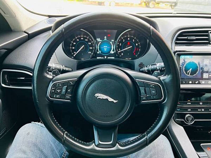 2019 Jaguar F-PACE 25t