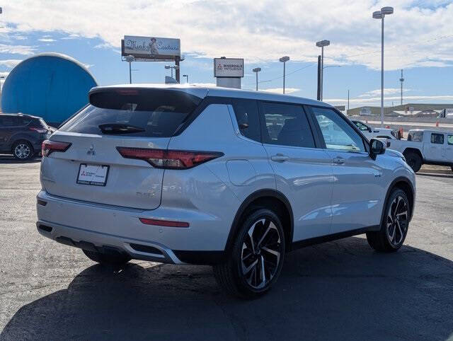 2025 Mitsubishi Outlander PHEV SE