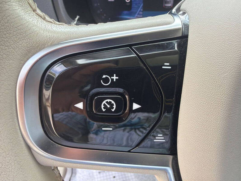 2024 Volvo XC90 B5 Core Bright Theme