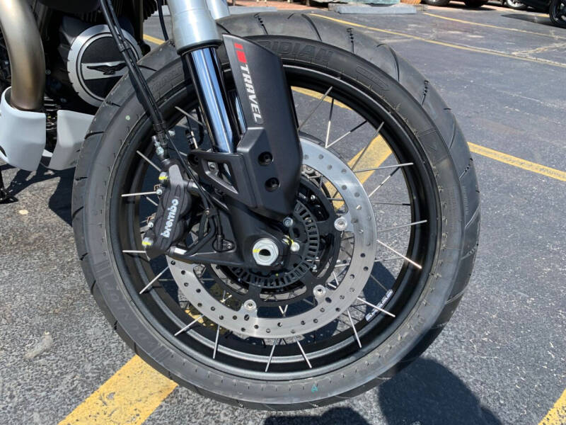 2023 Moto Guzzi V85 TT Travel