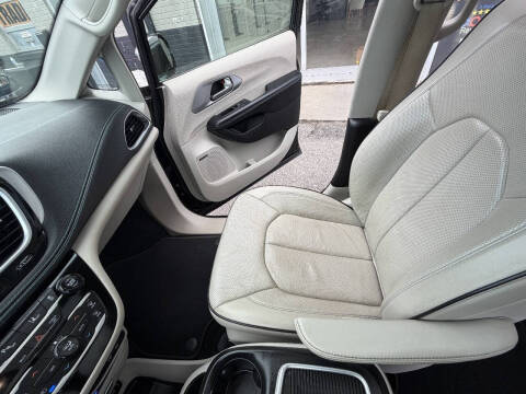 2019 Chrysler Pacifica Hybrid Limited
