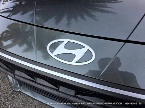 2024 Hyundai Elantra SE