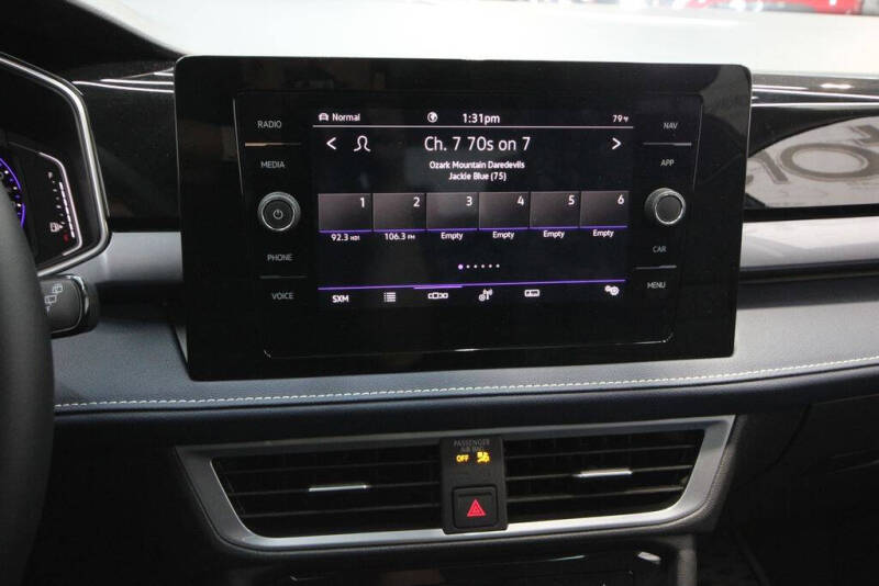 2025 Volkswagen Taos SEL 4Motion