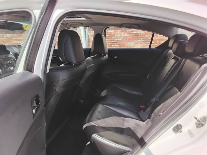 2013 Acura ILX 2.0L w/Tech