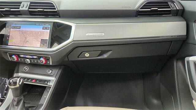 2024 Audi Q3 quattro S line Prem Plus 45 TFSI