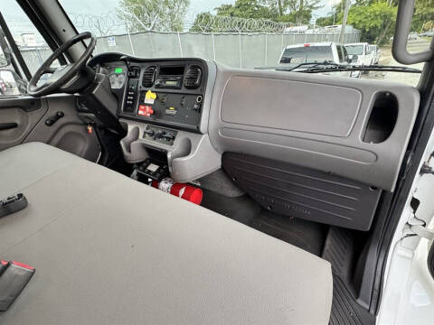 2017 Freightliner M2 106