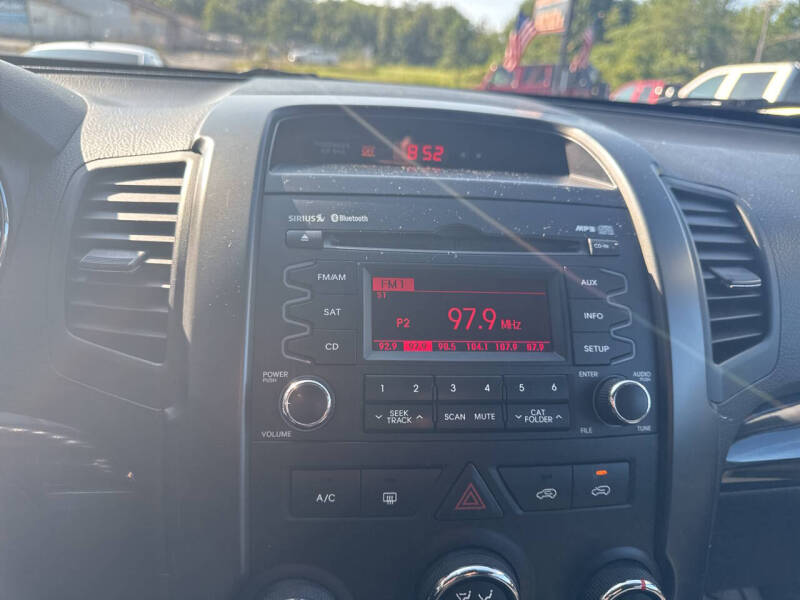 2011 Kia Sorento LX