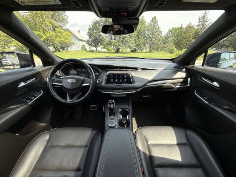 2023 Cadillac XT4 Sport