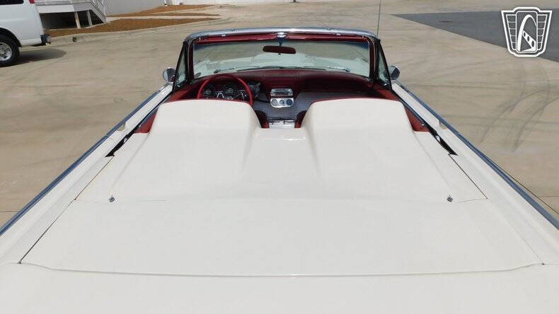 1962 Ford Thunderbird