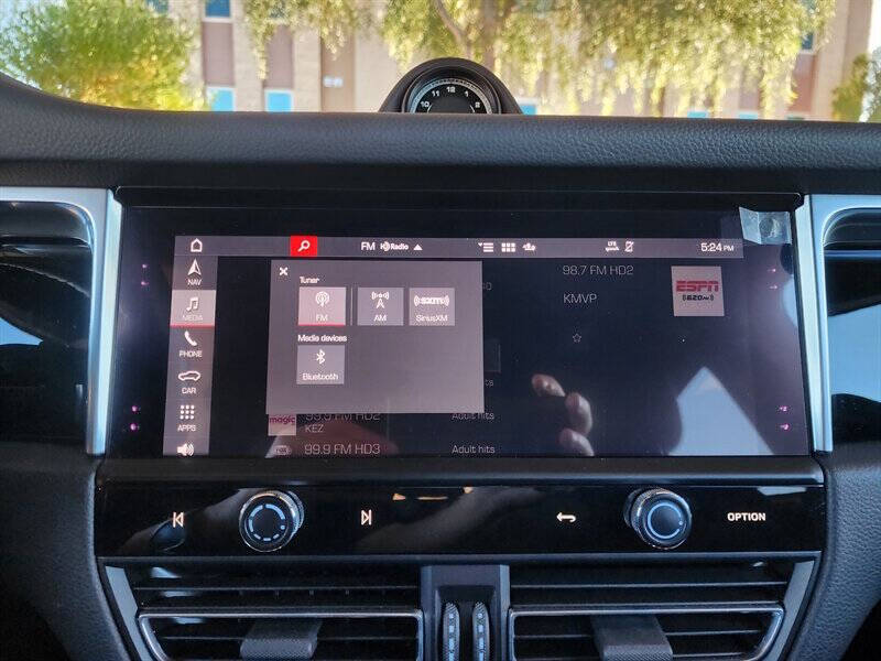 2022 Porsche Macan