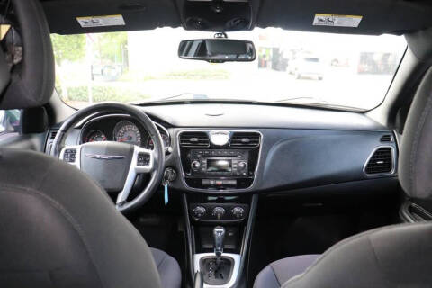 2013 Chrysler 200 Touring