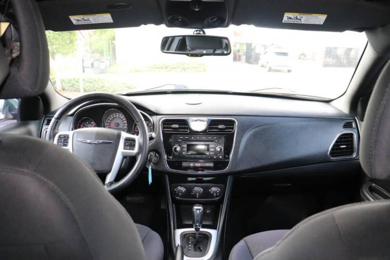 2013 Chrysler 200 Touring