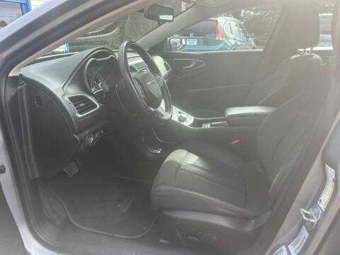 2015 Chrysler 200 Limited