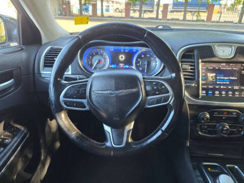 2019 Chrysler 300 Touring