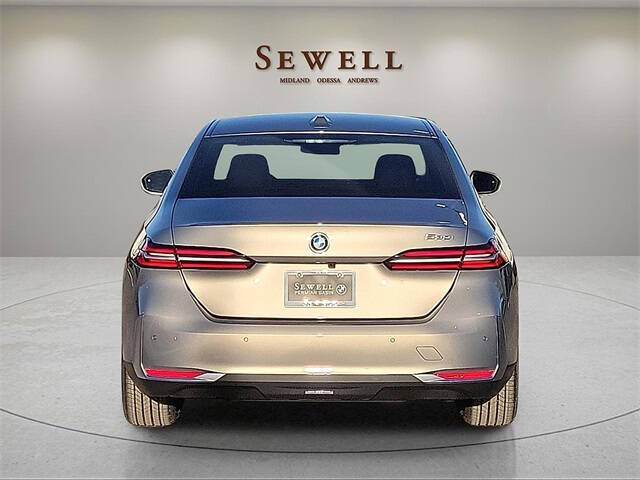 2026 BMW 5 Series 530i