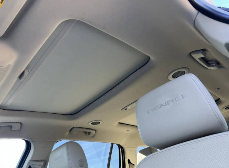 2020 GMC Acadia Denali