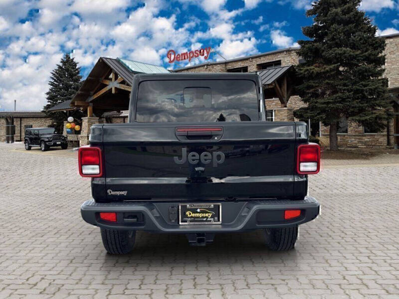 2025 Jeep Gladiator Sport