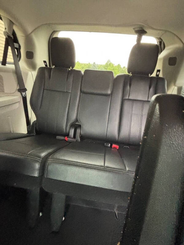 2013 Chrysler Town and Country Touring-L