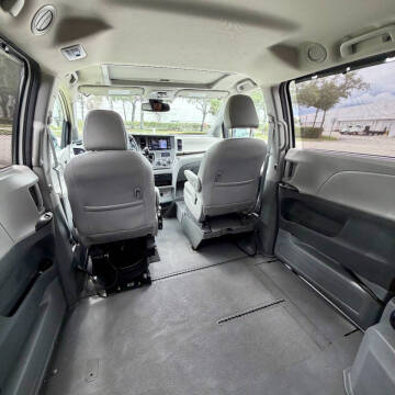 2020 Toyota Sienna XLE 8-Passenger